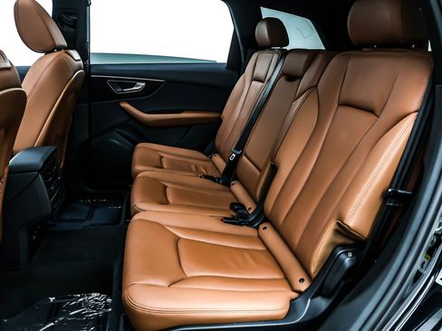 Used 2021 Audi Q7 2.0T Premium w/ Convenience Package image 7