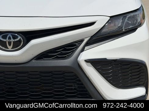 Used 2023 Toyota Camry SE FWD image 4