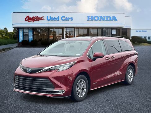 Used 2021 Toyota Sienna XLE w/ XLE Plus Package AWD/4WD image 1