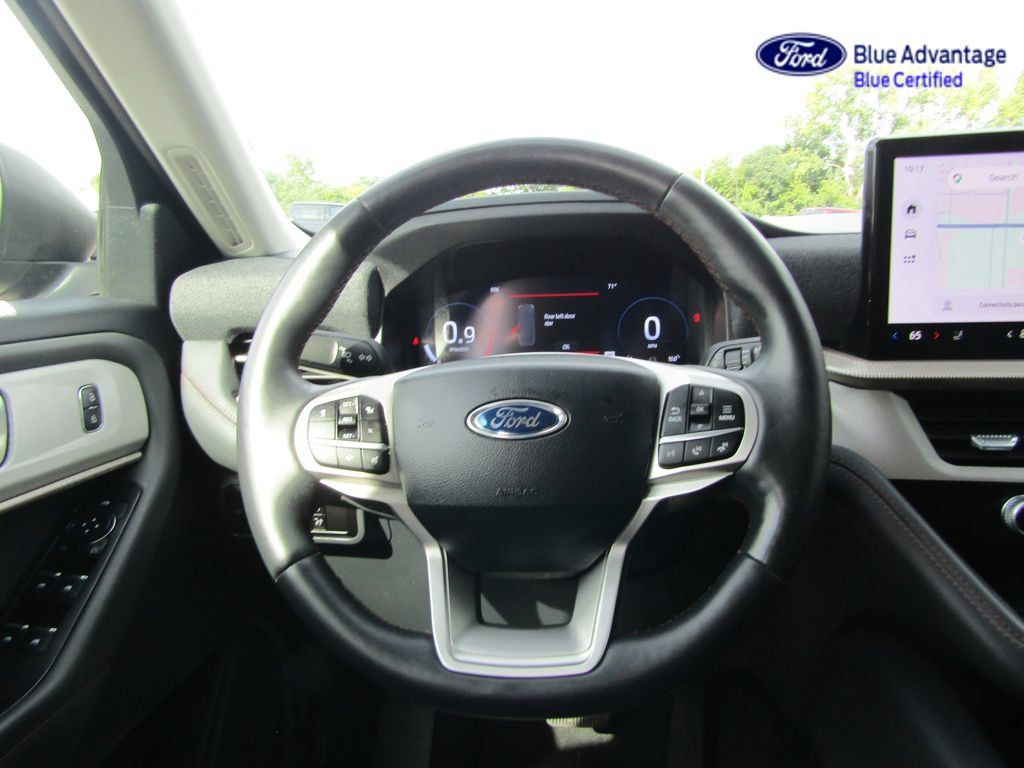 Certified 2025 Ford Explorer Active w/ Active Comfort Package AWD/4WD image 21
