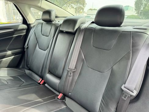 Used 2013 Ford Fusion Titanium image 38