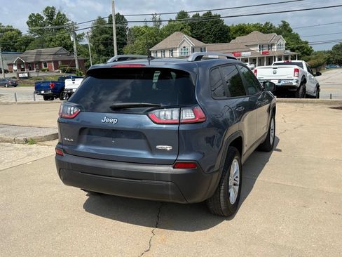 Used 2020 Jeep Cherokee Latitude w/ Cold Weather Group AWD/4WD image 6