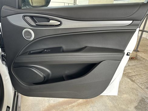 Used 2024 Alfa Romeo Stelvio Ti image 37