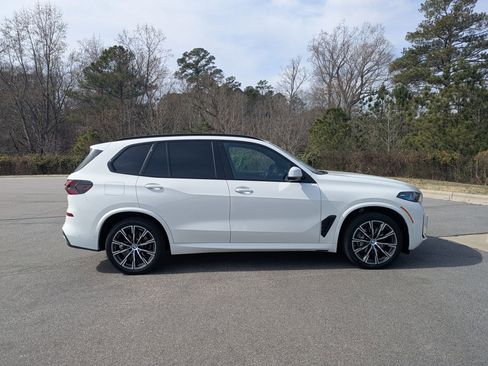 Used 2024 BMW X5 xDrive40i w/ M Sport Package image 4