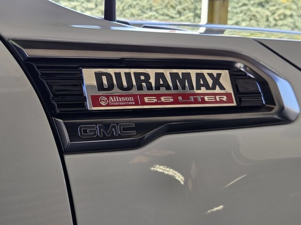 Used 2023 GMC Sierra 2500 AT4 w/ AT4 Premium Plus Package AWD/4WD image 8