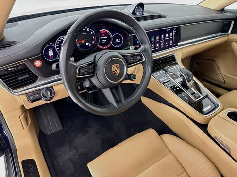 Used 2023 Porsche Panamera image 4