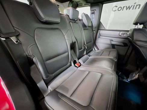 New 2025 Ford Bronco Badlands image 16