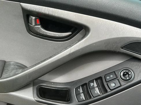 Used 2014 Hyundai Elantra SE FWD image 36