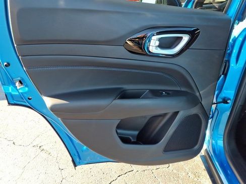 New 2026 Jeep Compass Latitude image 10