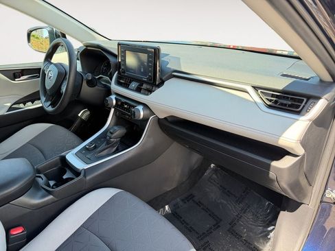 Used 2021 Toyota RAV4 XLE AWD/4WD image 26