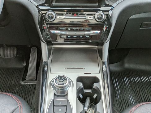 Certified 2024 Ford Explorer ST-Line w/ Class IV Trailer Tow Package image 22