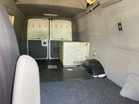 Used 2005 Ford E-350 and Econoline 350 Extended Super Duty RWD image 28