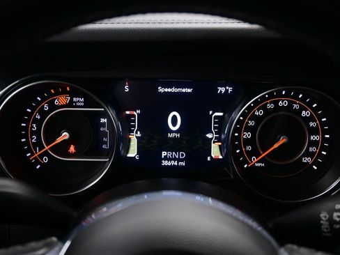 Used 2021 Jeep Wrangler Unlimited Sahara AWD/4WD image 25