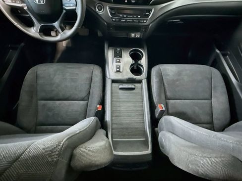 Used 2022 Honda Pilot Sport image 16