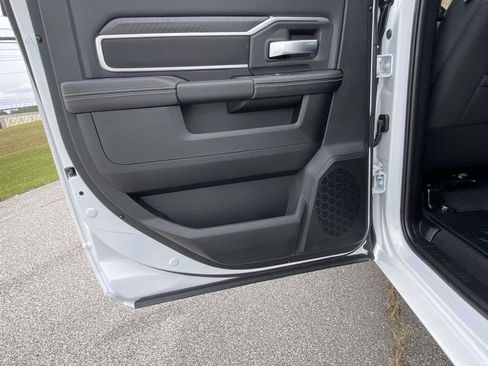 Used 2025 RAM 2500 Big Horn image 17