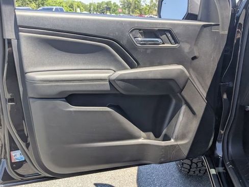 Used 2023 Chevrolet Colorado LT w/ LT Convenience Package II AWD/4WD image 9