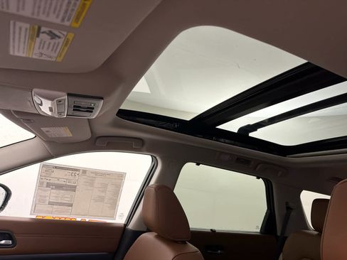 New 2026 Nissan Pathfinder Platinum image 15