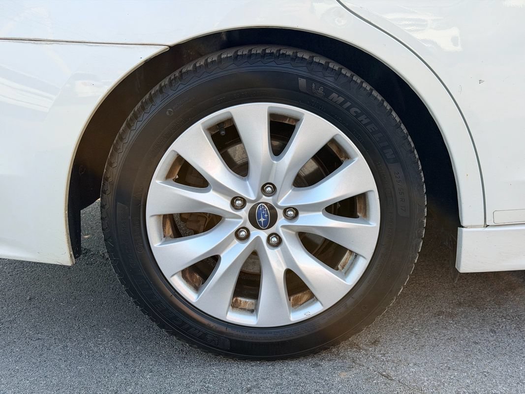 Used 2015 Subaru Legacy 2.5i Premium w/ Moonroof Package AWD/4WD image 29