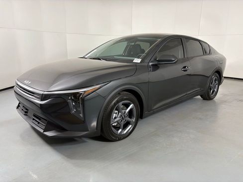 New 2026 Kia K4 LXS image 4