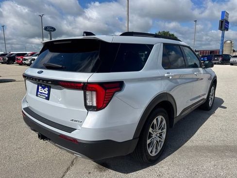 New 2026 Ford Explorer Active w/ Active Comfort Package AWD/4WD image 3