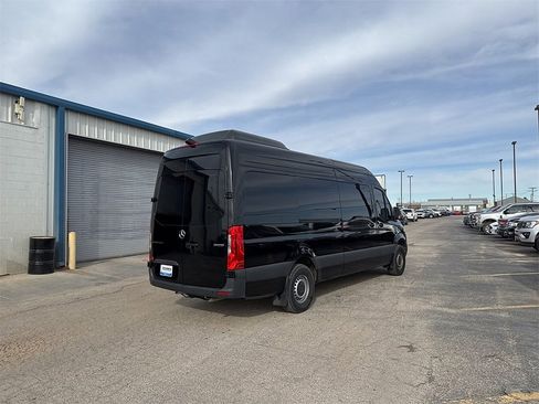Used 2025 Mercedes-Benz Sprinter 2500 image 5