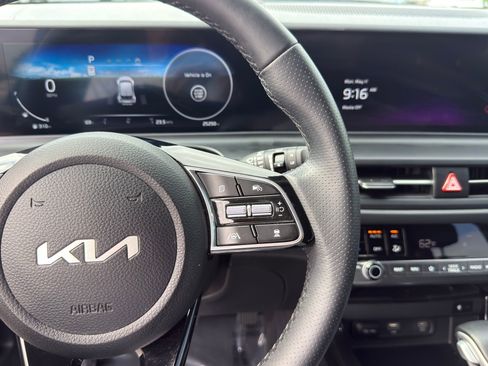 Used 2024 Kia Seltos SX AWD/4WD image 16
