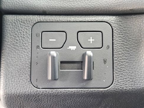 Used 2025 Toyota Sequoia SR5 image 25