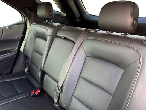 Used 2018 Chevrolet Equinox Premier image 16