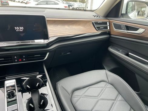 New 2026 Volkswagen Atlas SE FWD image 11