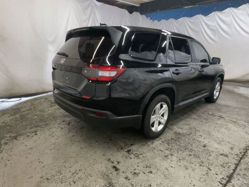 Used 2023 Honda Pilot LX image 6