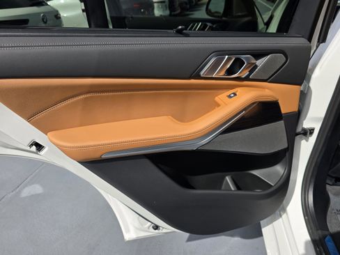 New 2026 BMW X5 xDrive40i w/ Executive Package image 9