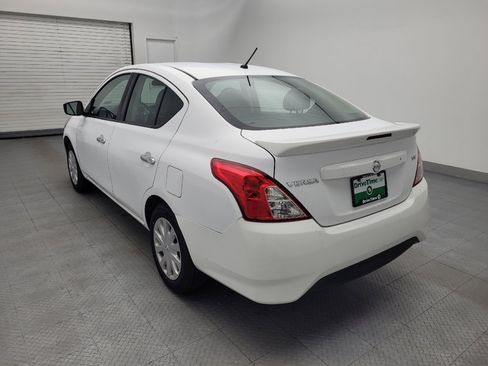 Used 2017 Nissan Versa SV FWD image 5