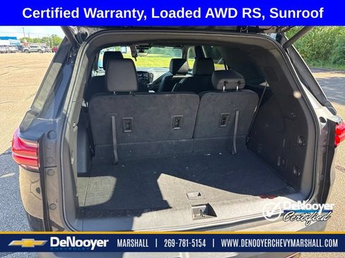Used 2023 Chevrolet Traverse RS AWD/4WD image 9
