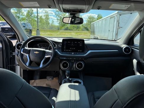 Used 2024 Chevrolet Blazer LT FWD image 20