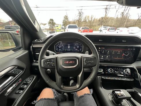 Used 2024 GMC Sierra 1500 AT4 w/ Technology Package image 25