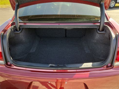 Used 2023 Chrysler 300 Touring L image 8