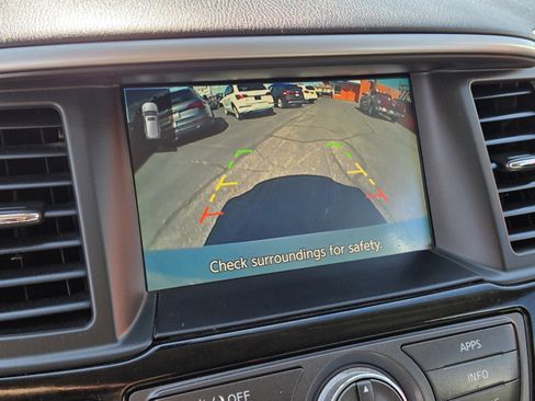 Used 2019 Nissan Pathfinder SV image 20