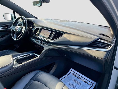 Used 2022 Buick Enclave Premium image 31