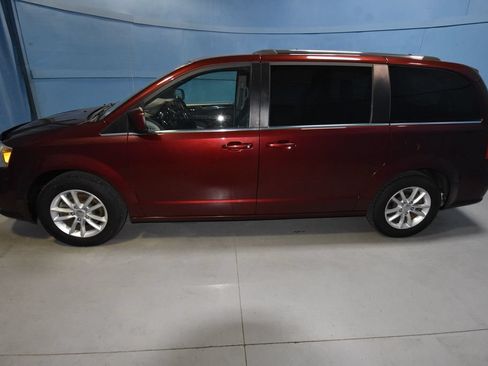 Used 2020 Dodge Grand Caravan SXT FWD image 25