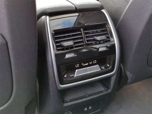 Used 2020 BMW X7 xDrive40i w/ Premium Package image 22