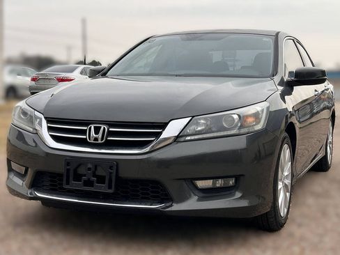 Used 2014 Honda Accord EX image 2