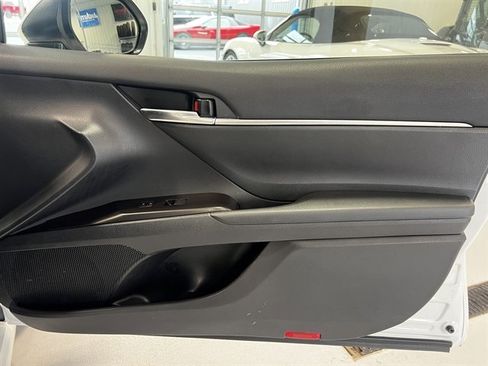 Used 2024 Toyota Camry SE image 22