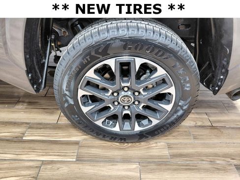 Used 2023 Toyota Tundra Limited image 4