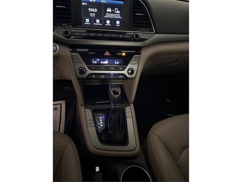 Used 2018 Hyundai Elantra Limited image 26