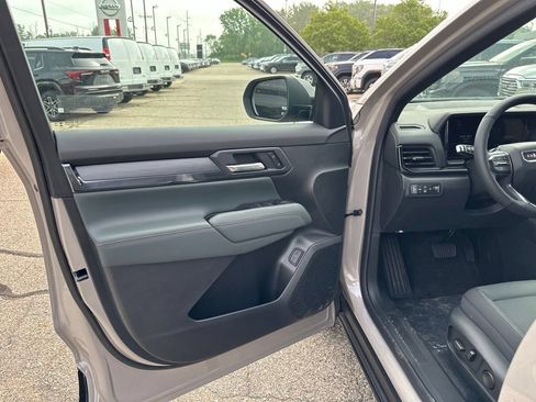 New 2026 GMC Terrain AT4 w/ Technology Package II AWD/4WD image 7