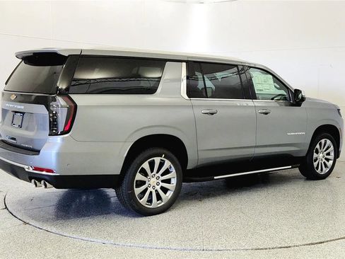 New 2026 Chevrolet Suburban Premier AWD/4WD image 7