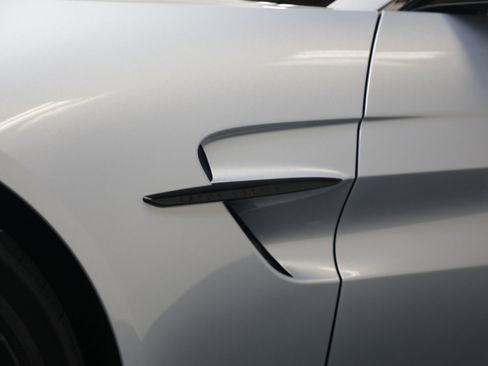 New 2026 Aston Martin V8 Vantage Roadster RWD image 27