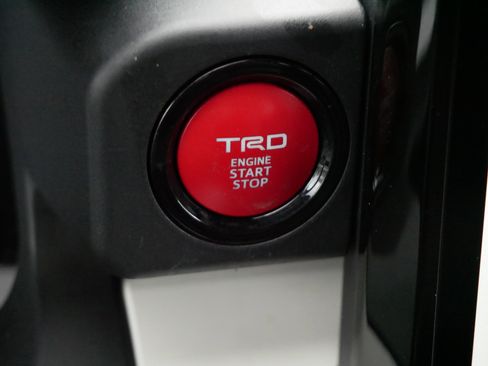 Certified 2024 Toyota Tacoma TRD Off-Road image 27