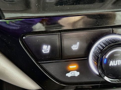 Used 2023 Honda Accord Touring image 4
