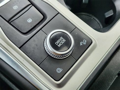 Certified 2022 Ford Explorer XLT w/ Equipment Group 202A image 27